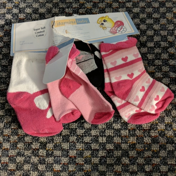 Six adorable baby socks - Picture 3 of 8